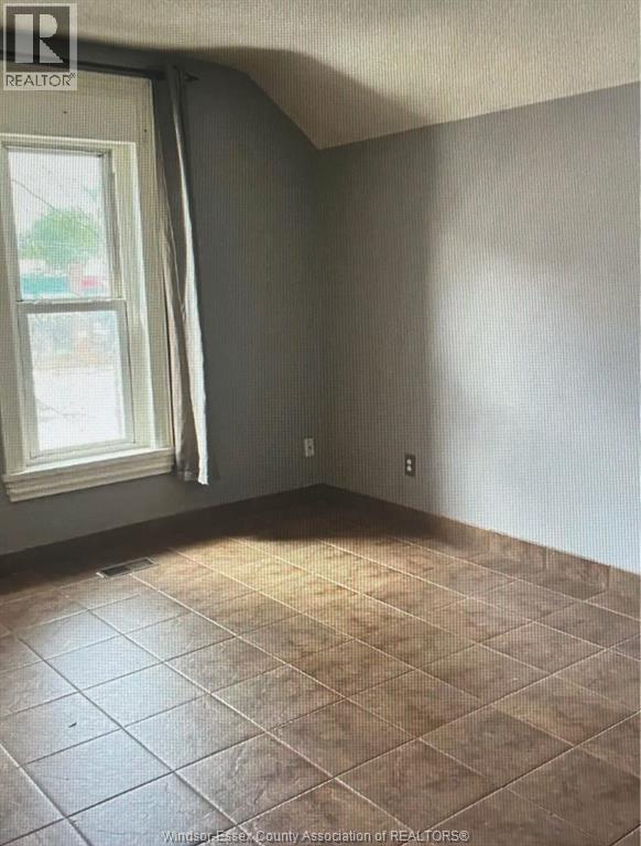 Building Photo - 16 Main St W