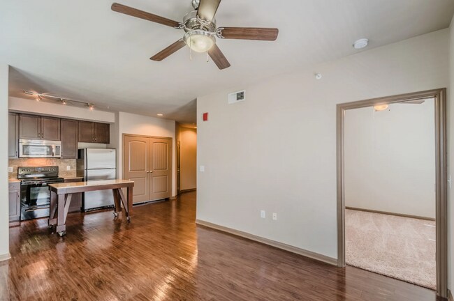 Foto del edificio - 7490 Coronado Ave