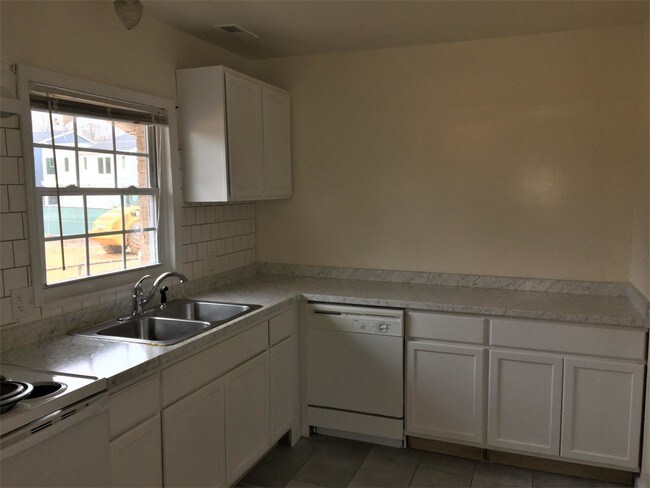 Foto del edificio - 1207 Lomax Ave