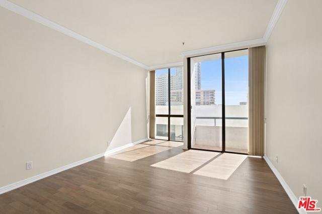 Foto principal - 10660 Wilshire Blvd