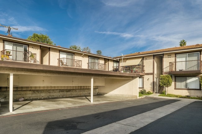 Building Photo - 264 Avalon Dr