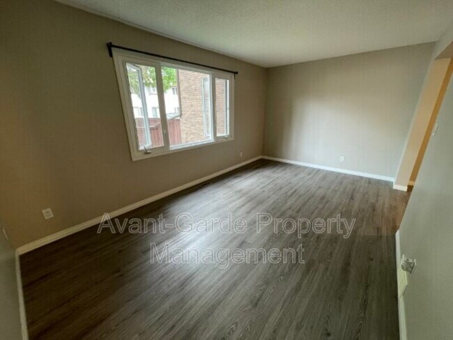 Building Photo - 14125 82 St NW