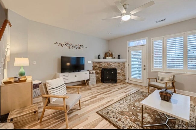 Foto del edificio - 1332 Carlyle Park Cir