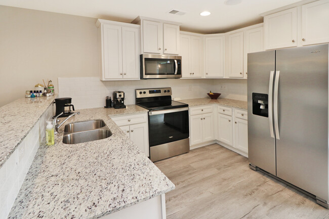 Kitchen - 185 Silver Run Pl