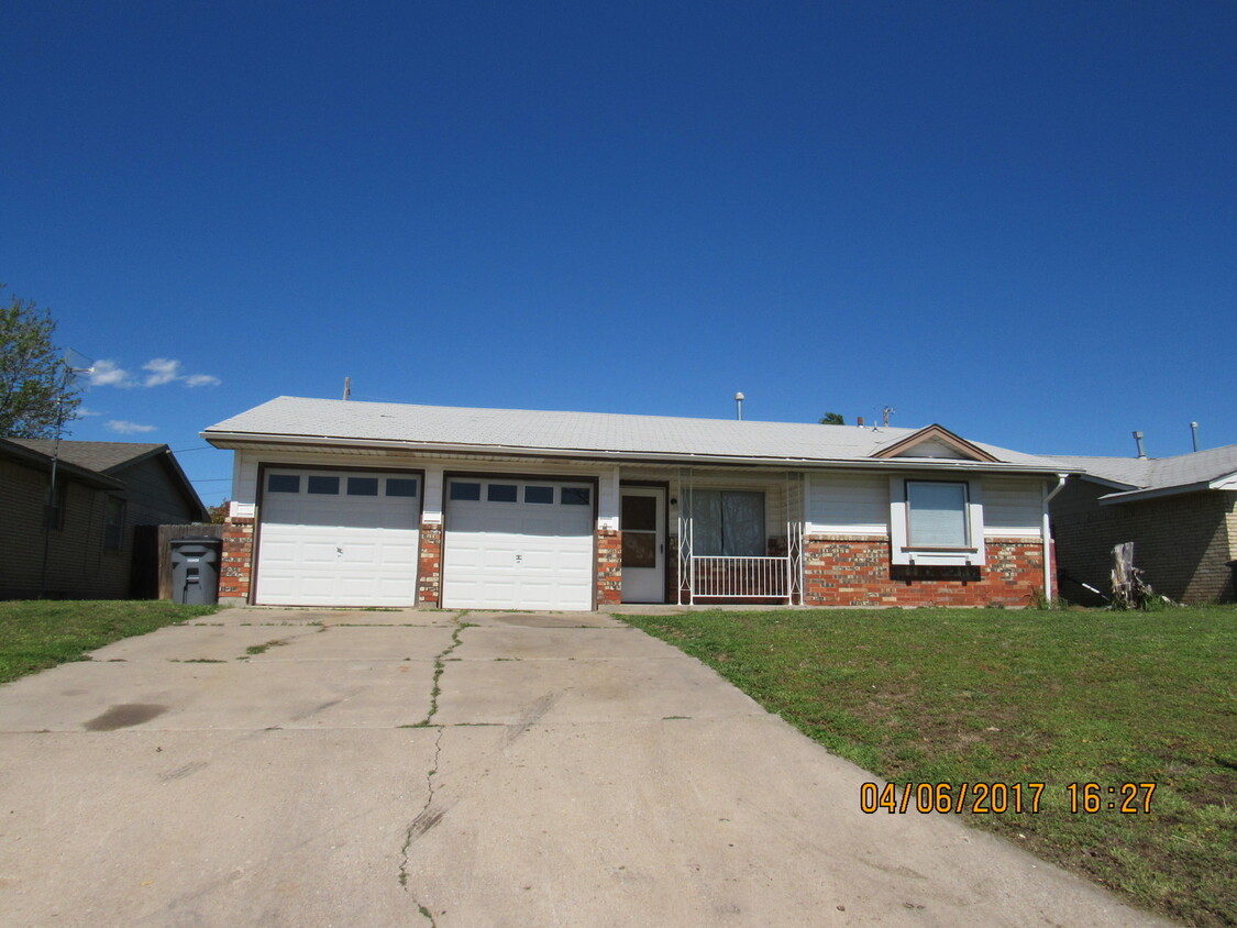 Foto principal - NO PETS NEW FLOORING AND FRESHLY PAINTED I...