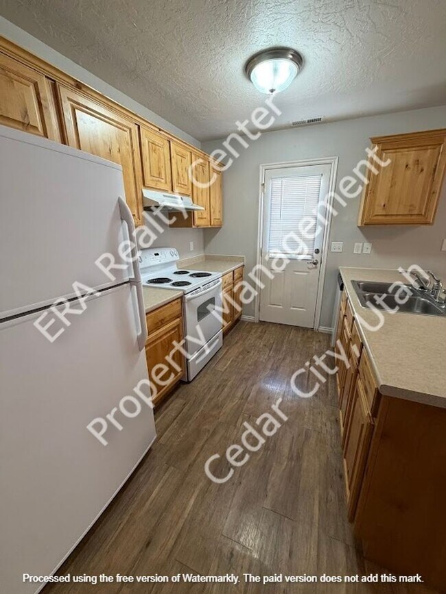 Foto del edificio - 3 bed 2 bath - Twin Home