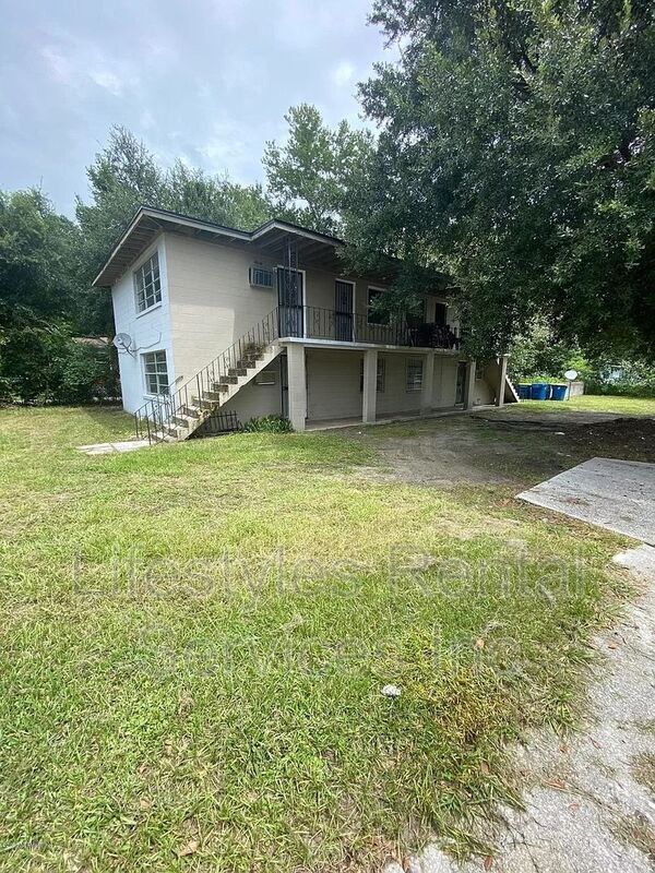 Primary Photo - 2221 W 39th St