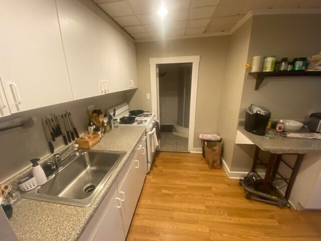 Foto del edificio - 802 E 6th St