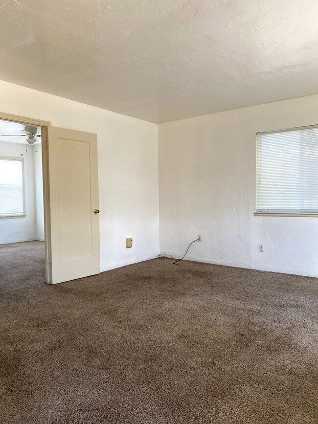 Building Photo - 818w.21s