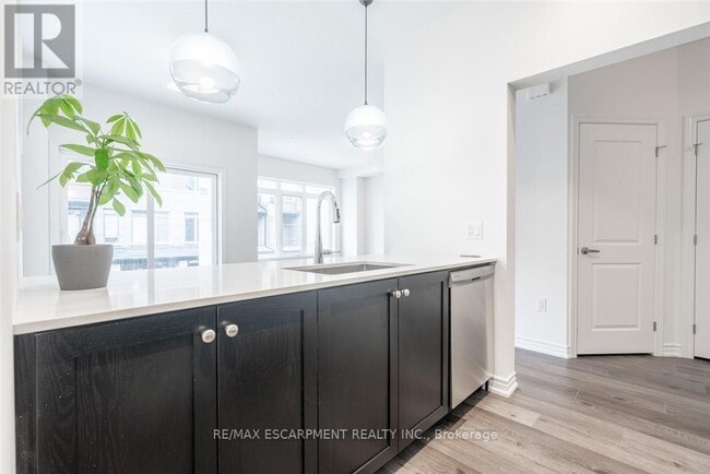 Building Photo - 5000 Connor Dr