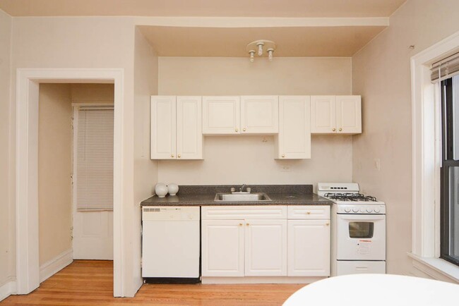 Foto del edificio - 1036 Dempster St