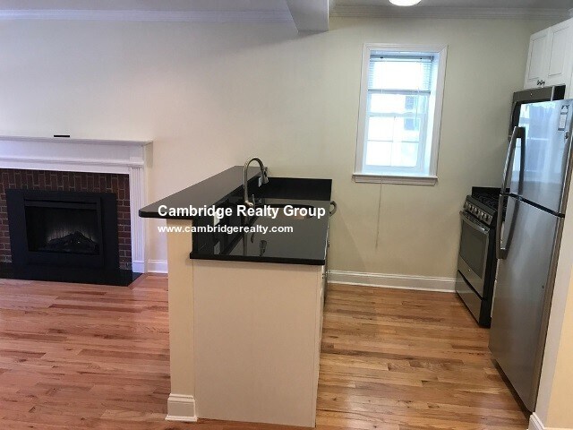 Building Photo - 71 Langdon St