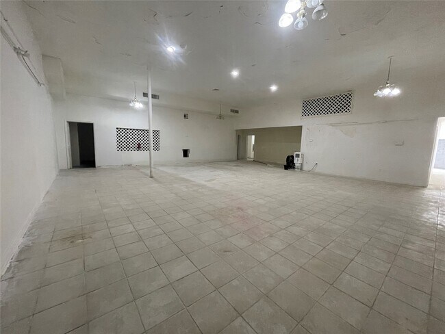 Foto del edificio - 2900 Luell St