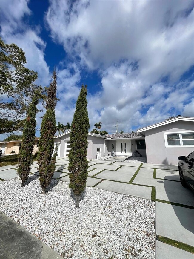 Building Photo - 4801 W Park Rd