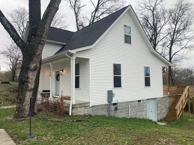 Foto del edificio - East Nashville Home near Stratford School