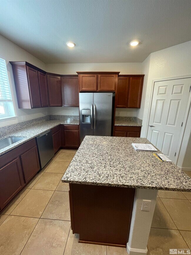 Building Photo - 3050 Sterling Ridge Cir