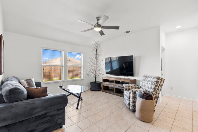 Foto del edificio - 1111 Mercury Dr