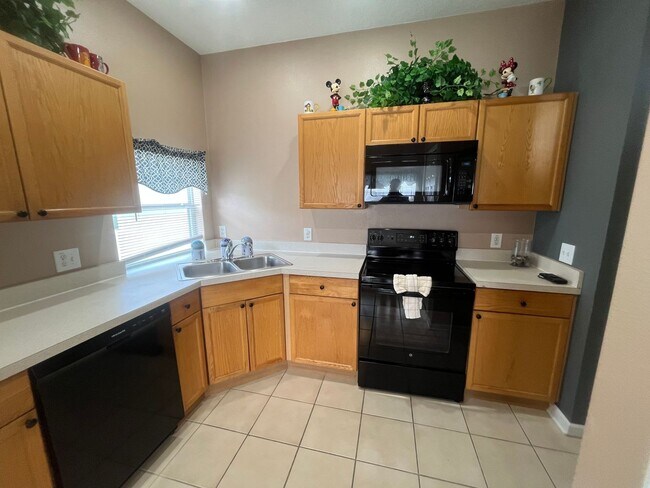 Foto del edificio - Now Leasing! Stunning 4BR Home in Gated Co...