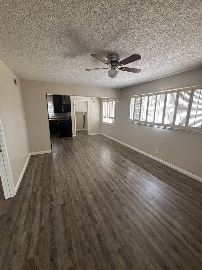 Building Photo - 12704 Grayling Ave