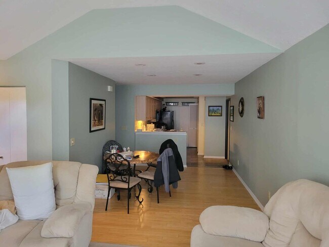 Foto del edificio - Two Bedroom Condo in BG