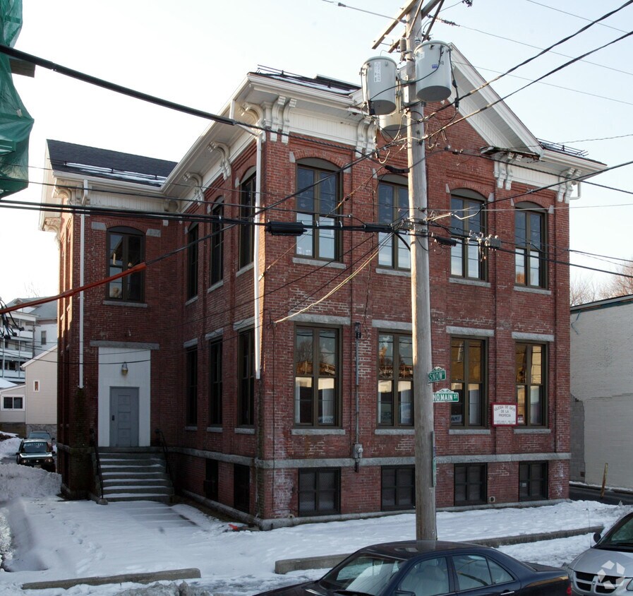 Foto del edificio - 70 N Main St