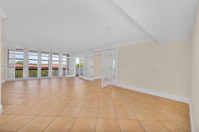 Building Photo - 100 Ocean Ln Dr