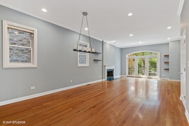 Foto del edificio - 3633 N Wilton Ave