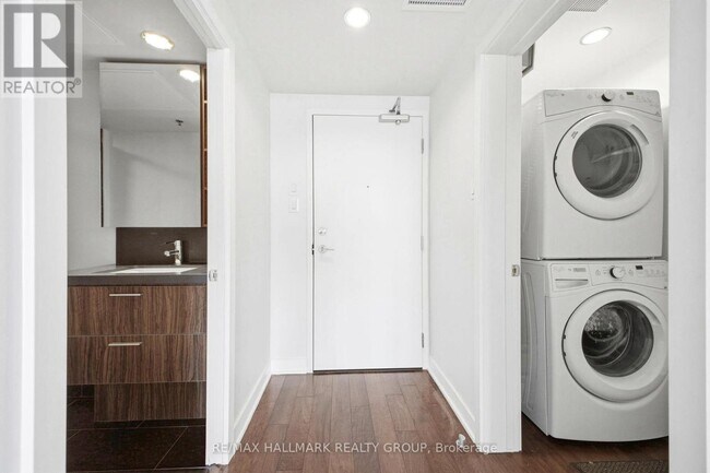 Building Photo - 340 McLeod St