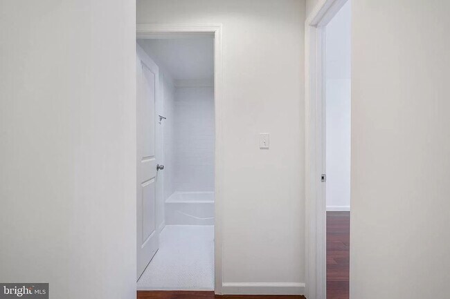 Foto del edificio - 24 N St NW