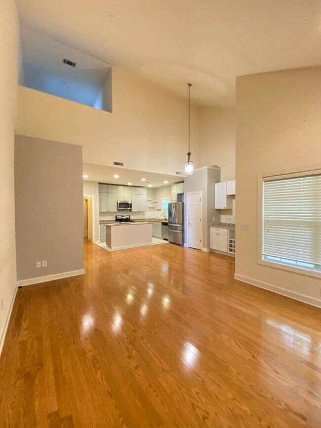 Building Photo - Spacious 4-Bedroom Home Near Tiger Town & Moore’s Mill!