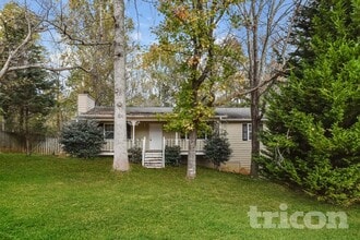 Building Photo - 230 Parkway Ct