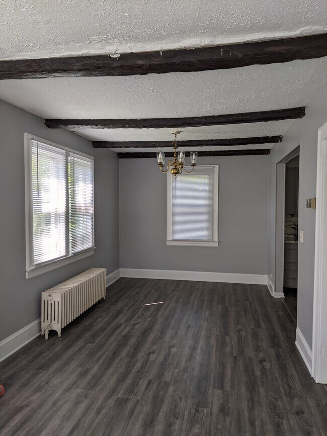 Dining Area - 82 Mount Pleasant Ave