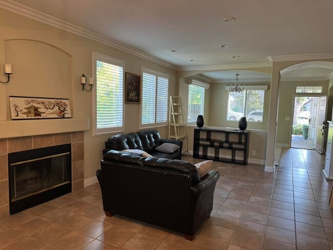 Building Photo - Home for Rent in Carmichael, CA