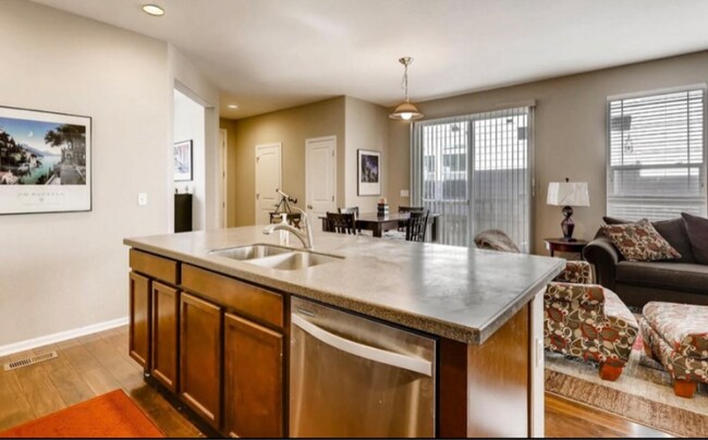 Foto del edificio - 11267 E 28th Pl