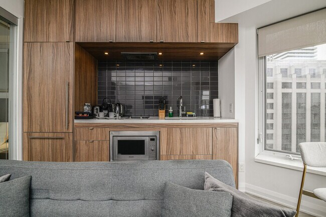 Photo du bâtiment - 155 Yorkville Ave