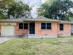 Building Photo - 1521 Longview St