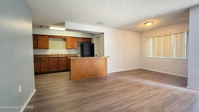 Foto del edificio - 1353 Westover St