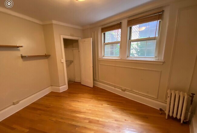 Building Photo - 1454 Beacon St