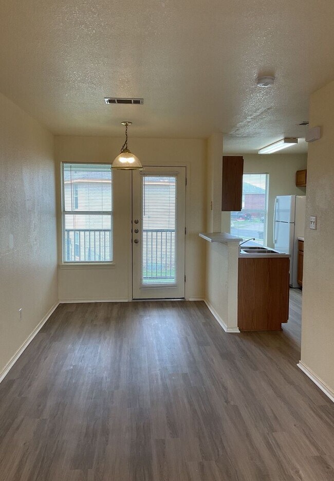 Foto del edificio - 5705 Greengate Drive (A-D)