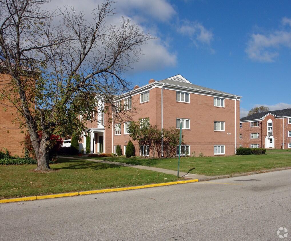 Primary Photo - 4100 Hillman Way