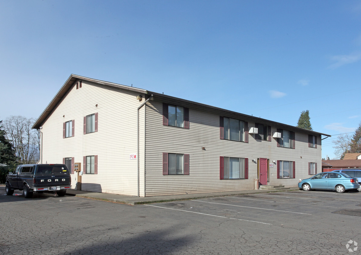 Building Photo - Tamarack Apartments