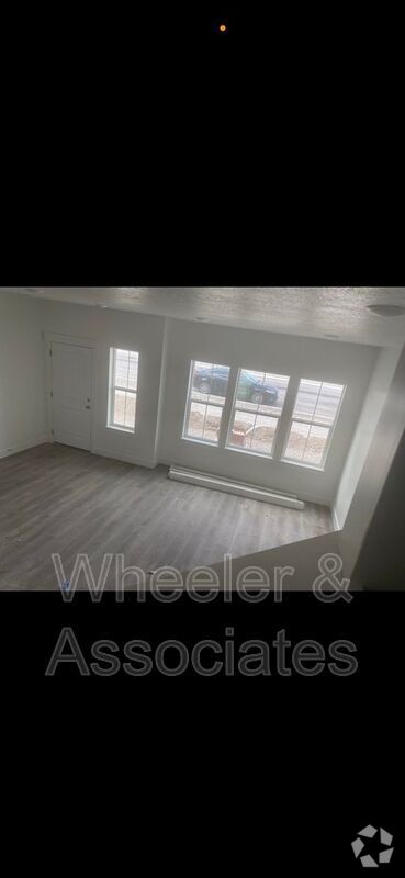 Building Photo - 925 W 1000 N