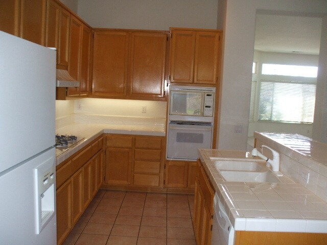 Building Photo - Fabulous Home on Large Corner Lot