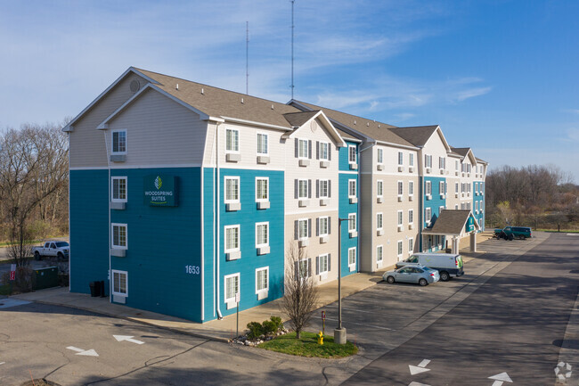 Building Photo - Extended Stay America Select Suites Kalamazoo