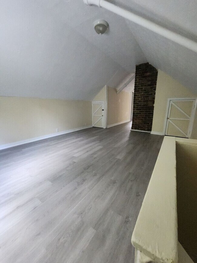 Foto del edificio - One Bedroom Clean Apt For Rent