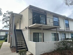 Building Photo - 6020 Village Cir S