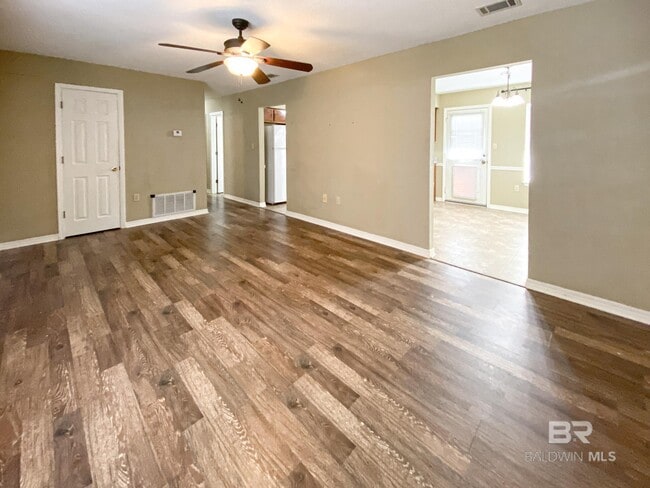 Building Photo - 21846 Mahan Dr