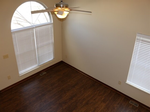 Foto del edificio - 2545 Willowgate Rd