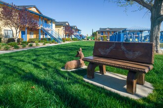 Golden Sands Apartments photo'