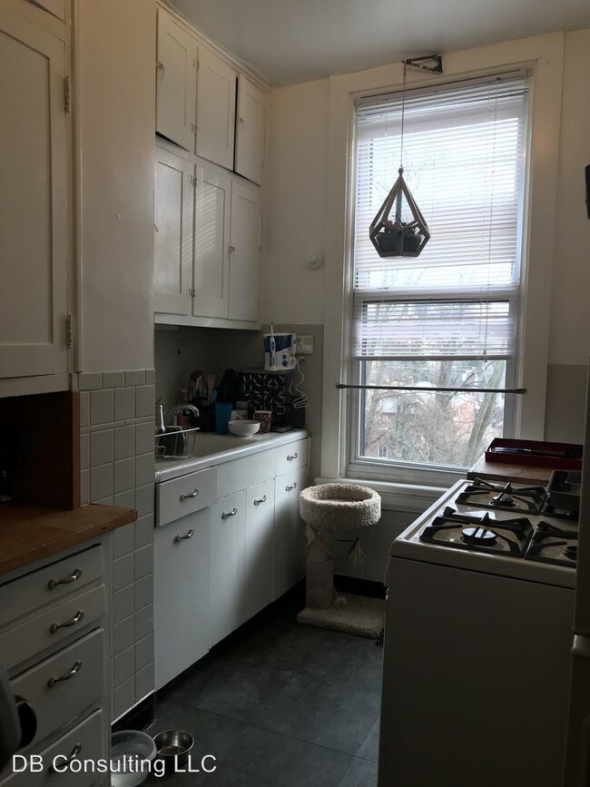 Building Photo - 461 Riddle Rd